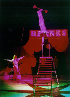This acrobatics will raise you from your chairs