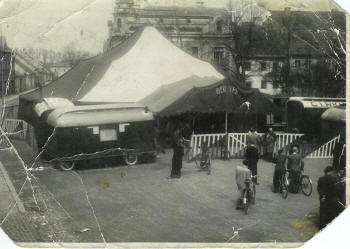 Cirkus BERNES na dobové fotografii v roce 1932